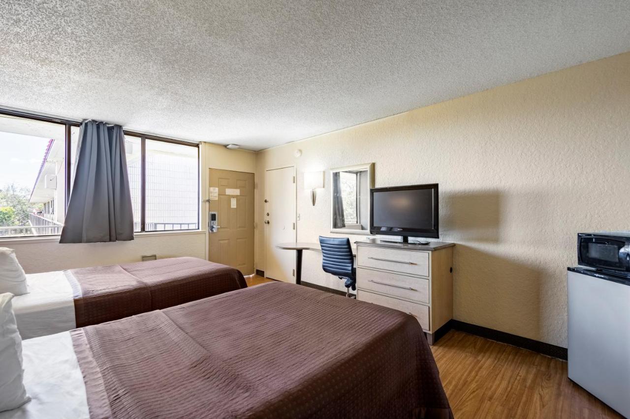 Econo Lodge Palm Harbor - Clearwater Eksteriør billede