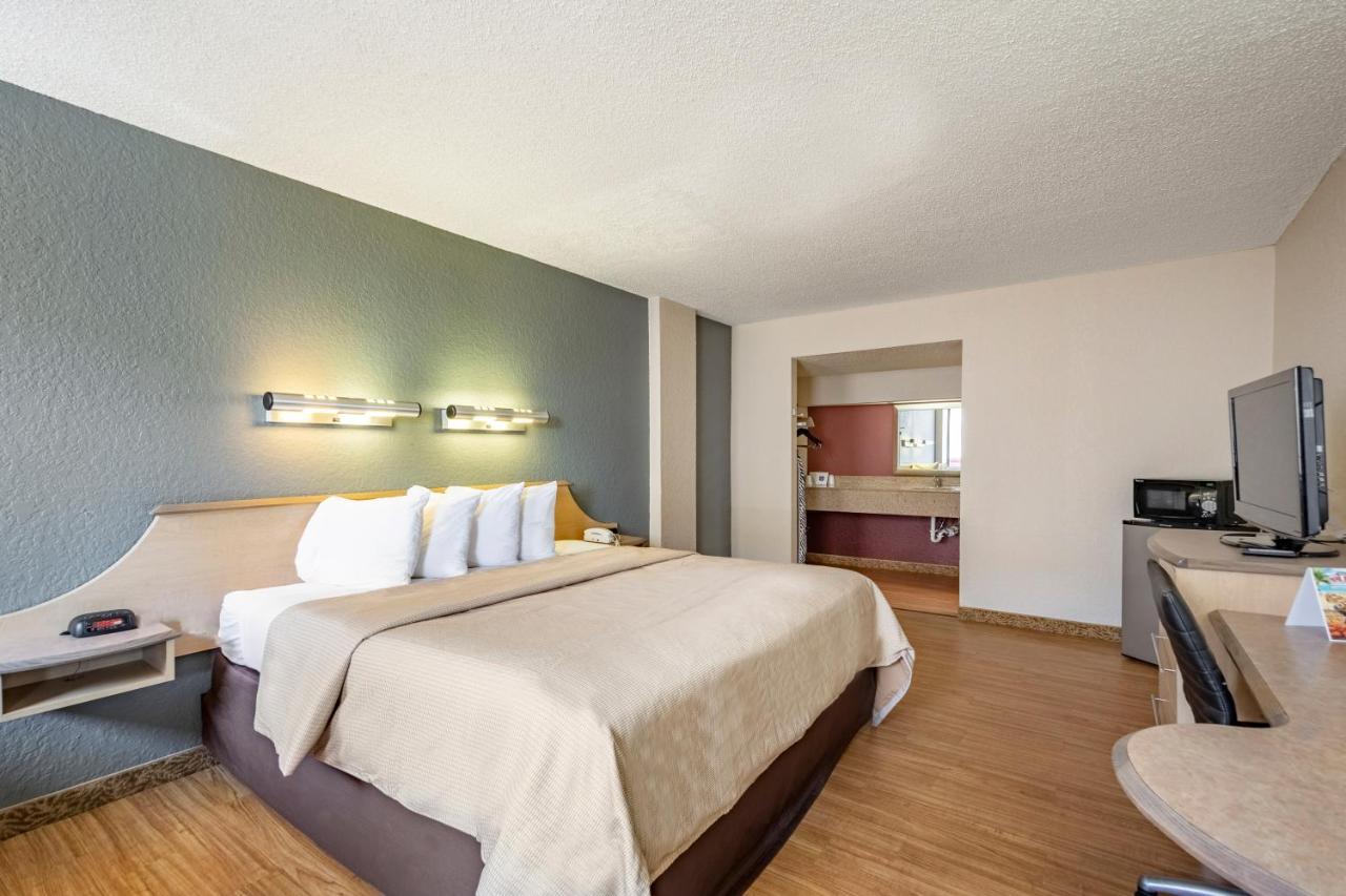 Econo Lodge Palm Harbor - Clearwater Eksteriør billede