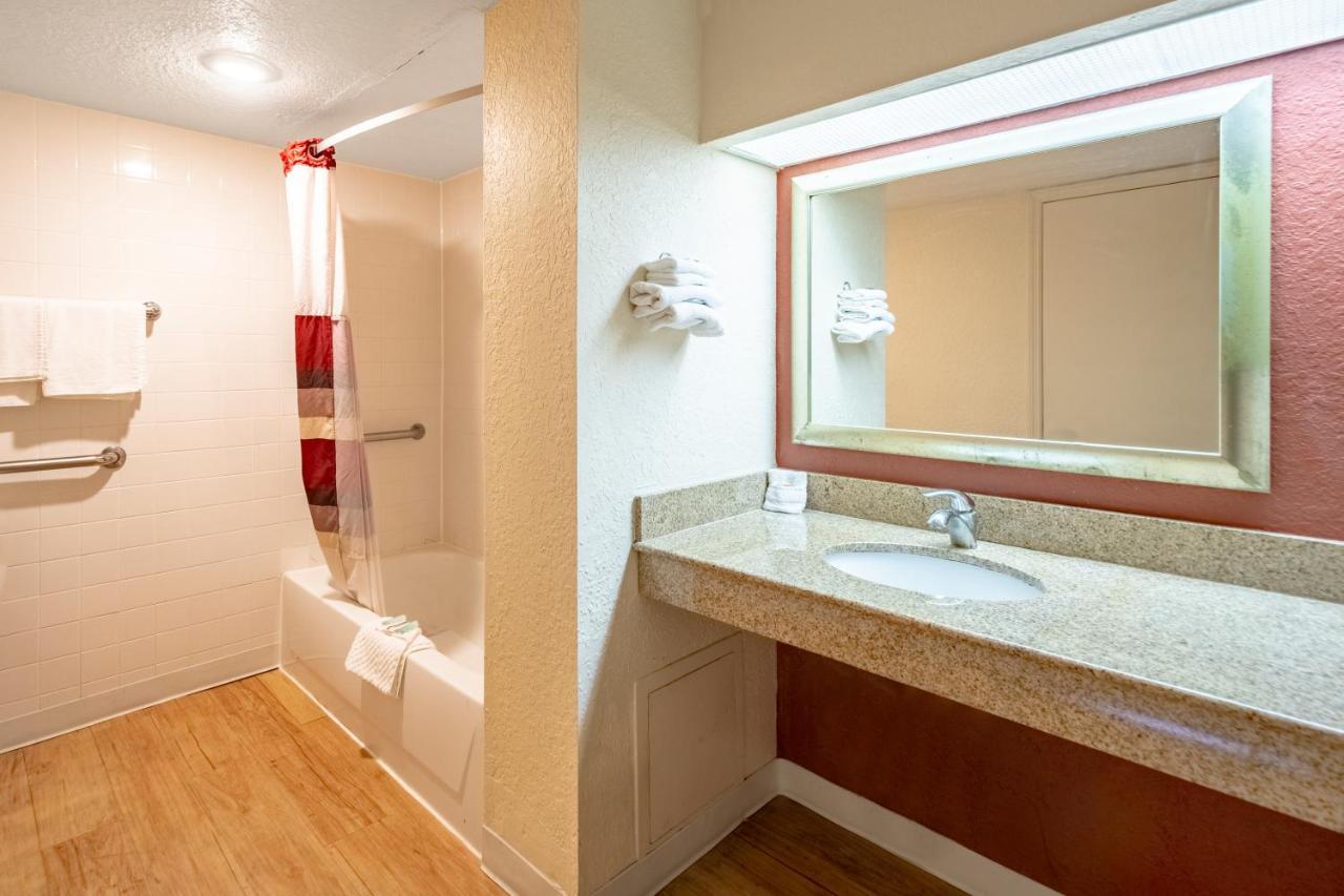 Econo Lodge Palm Harbor - Clearwater Eksteriør billede