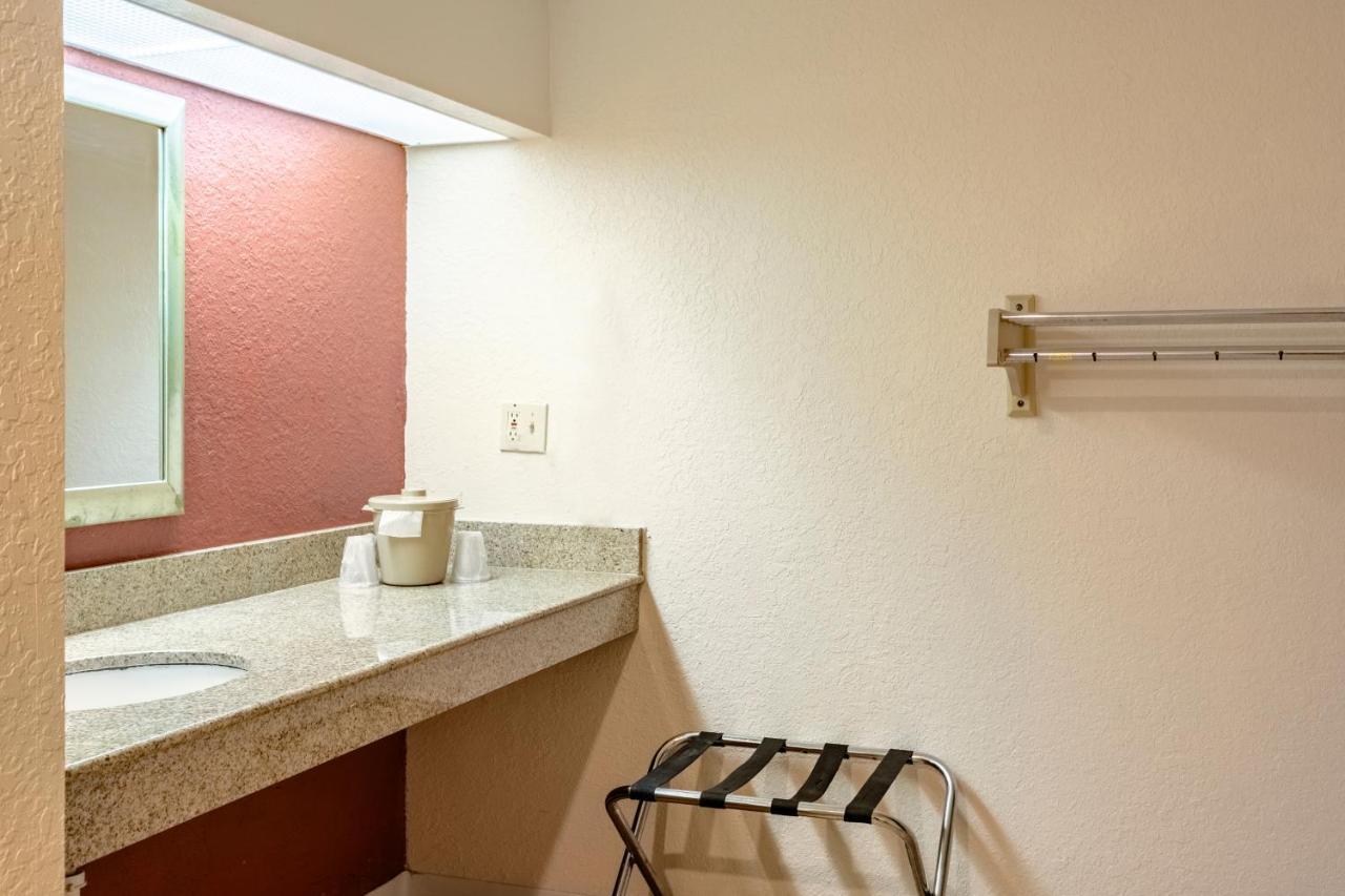 Econo Lodge Palm Harbor - Clearwater Eksteriør billede