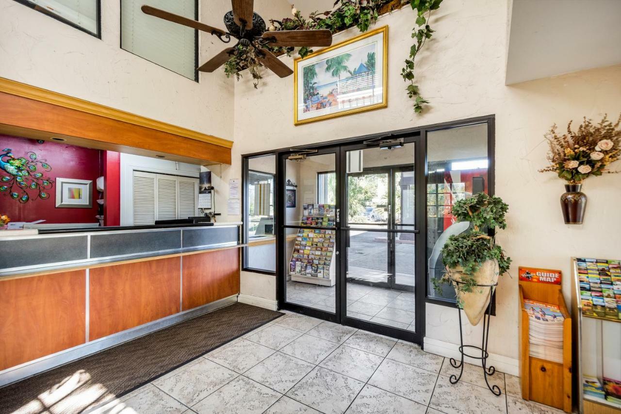 Econo Lodge Palm Harbor - Clearwater Eksteriør billede